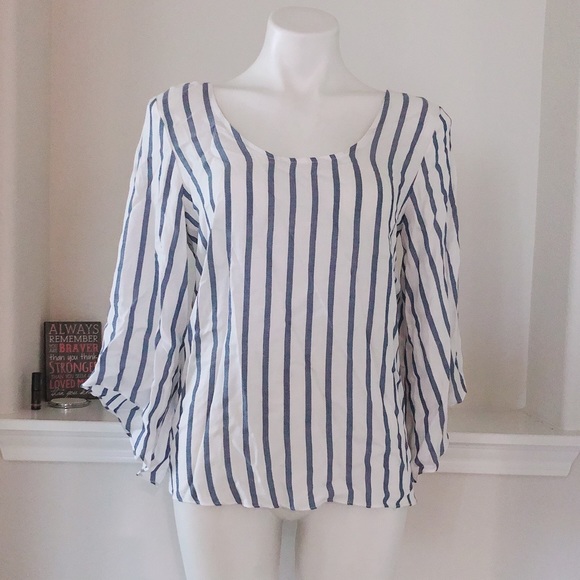 DREW Anthropologie Top w/Bow at Back in White/Denim Size S New w/Tag Retail $166 - Picture 3 of 12